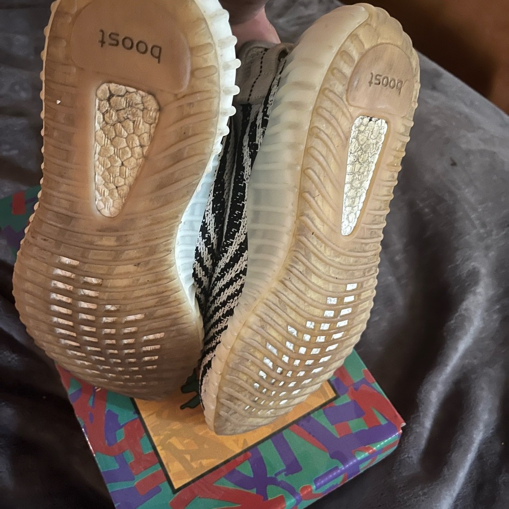 Yeezy Boost 350 Zebra Size 7 - Picture 7 of 13